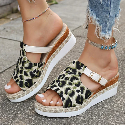 Sandalias de Cuña Leopardo para Mujer | Calzado de Verano