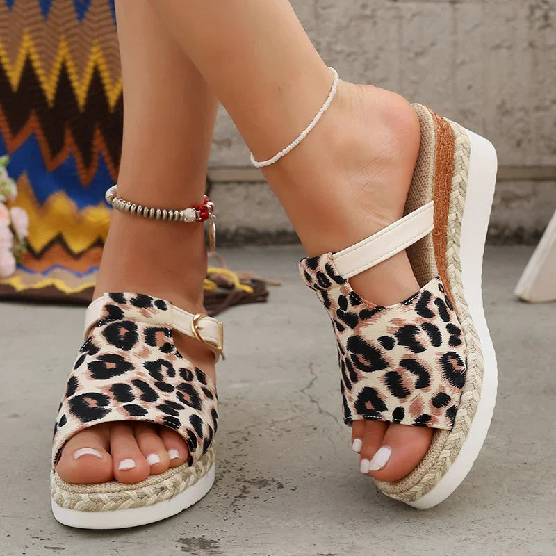 Sandalias de Cuña Leopardo para Mujer | Calzado de Verano
