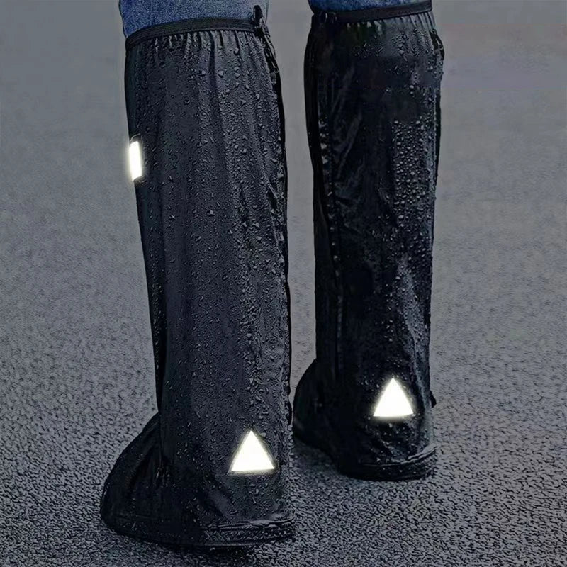 Cubrebotas impermeables negros con detalles reflectantes