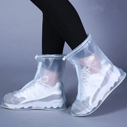 Cubrezapatos impermeables para niños blanco puestos