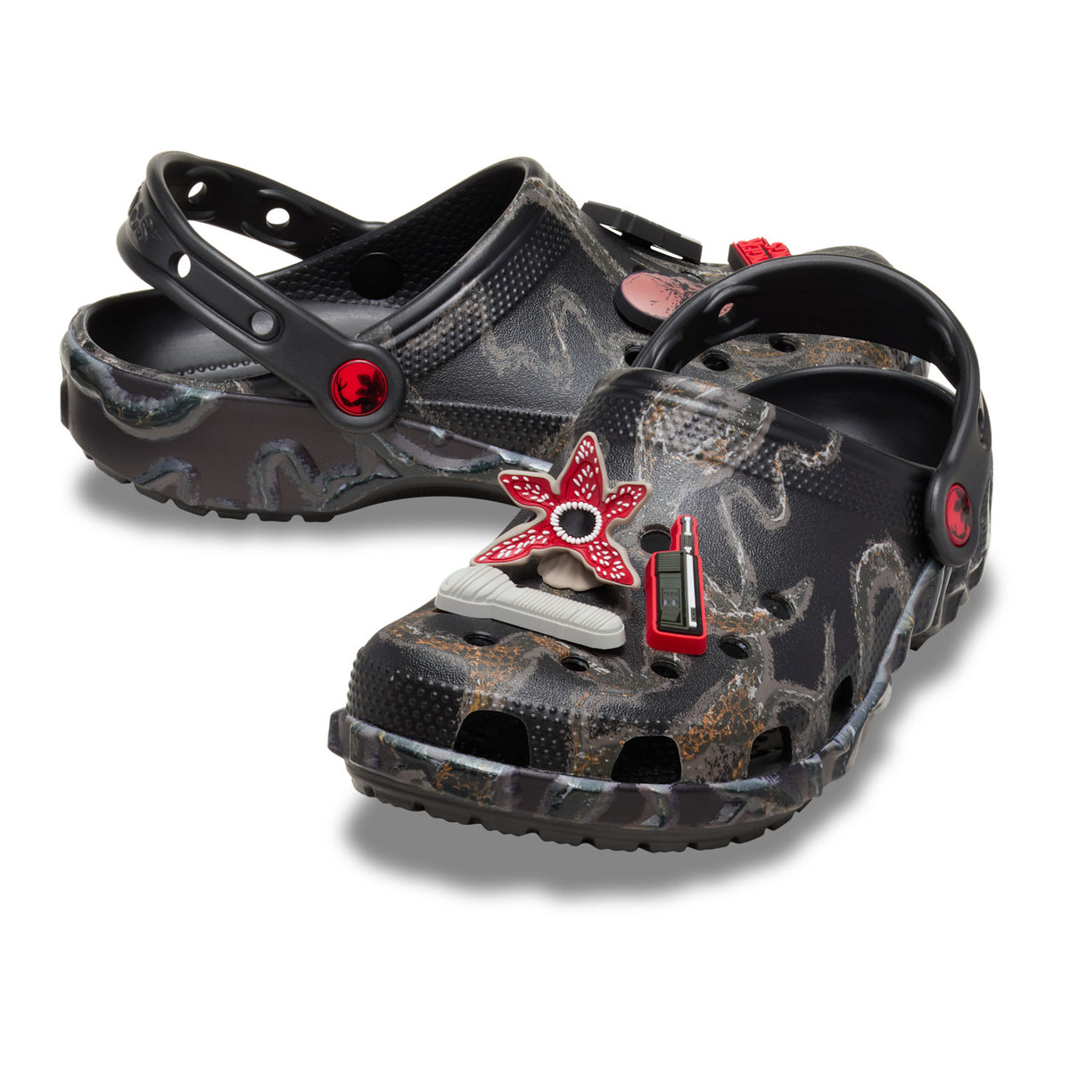 Par de crocs de Stranger Things negras