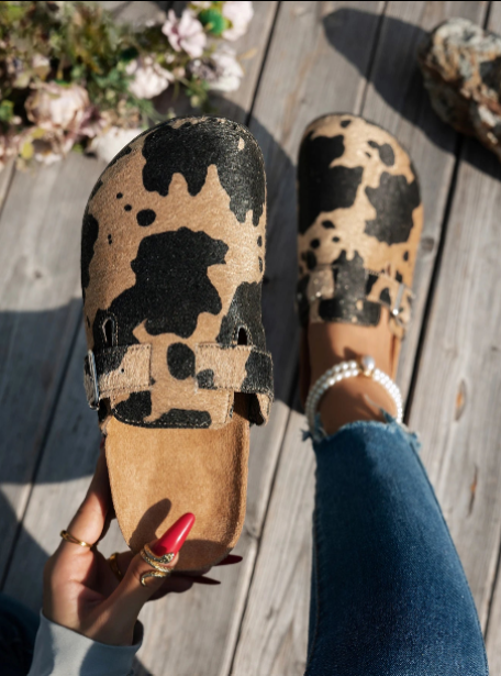 Mules Animal Print con Hebilla - Estilo y Comodidad