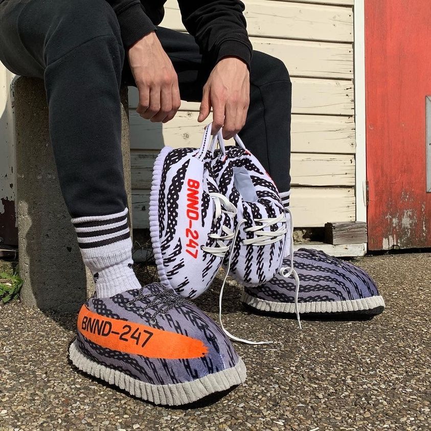 🥇The Best Yeezy Boost Slippers Don Zapas - Main Image