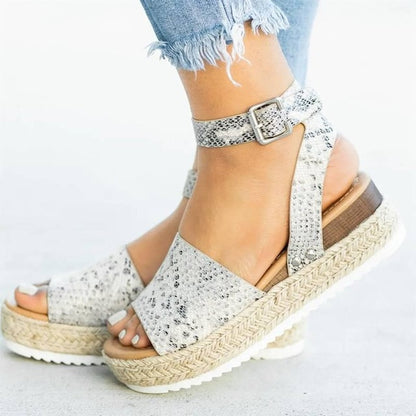 Sandalias doradas para mujer