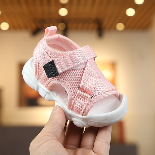 sandalias rosas de verano para bebe