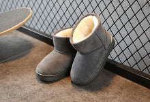 Cargar imagen en el visor de la galería, Botas Ugg Bebé
