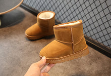 Cargar imagen en el visor de la galería, Botas Ugg Bebé
