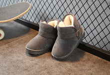 Cargar imagen en el visor de la galería, Botas Ugg Bebé
