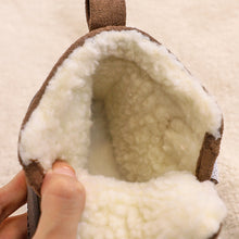 Cargar imagen en el visor de la galería, botas ugg bebe
