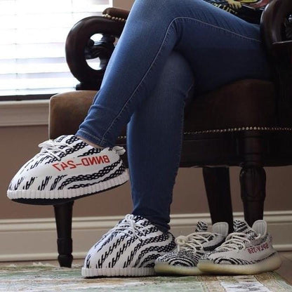 Pantuflas yeezy blancas